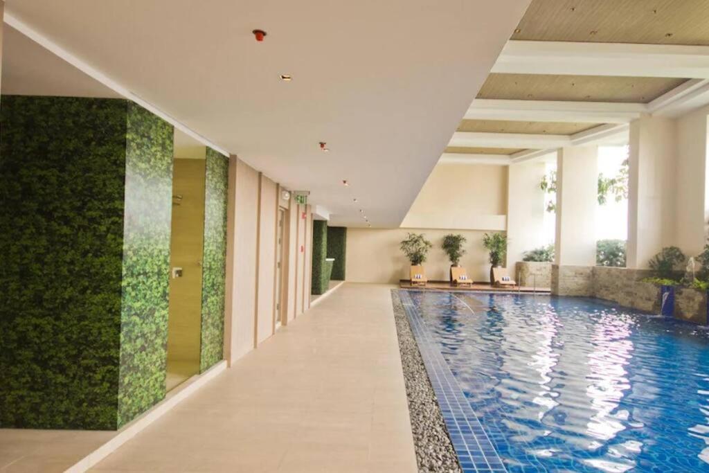 Kl Tower Studio Legazpi Village, Makati Near Greenbelt & Aim Makati Манила Екстериор снимка