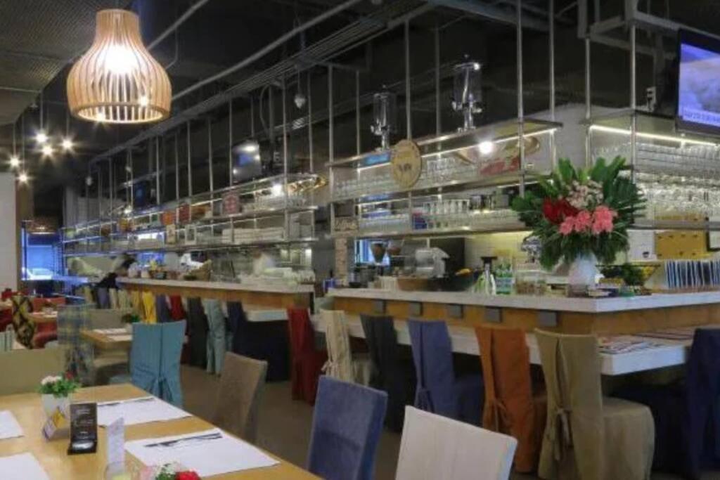 Kl Tower Studio Legazpi Village, Makati Near Greenbelt & Aim Makati Манила Екстериор снимка